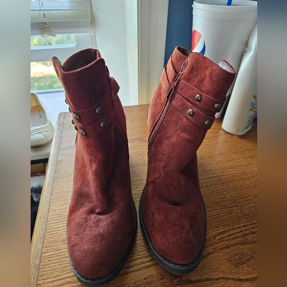 Bootie - Picture 2 of 5